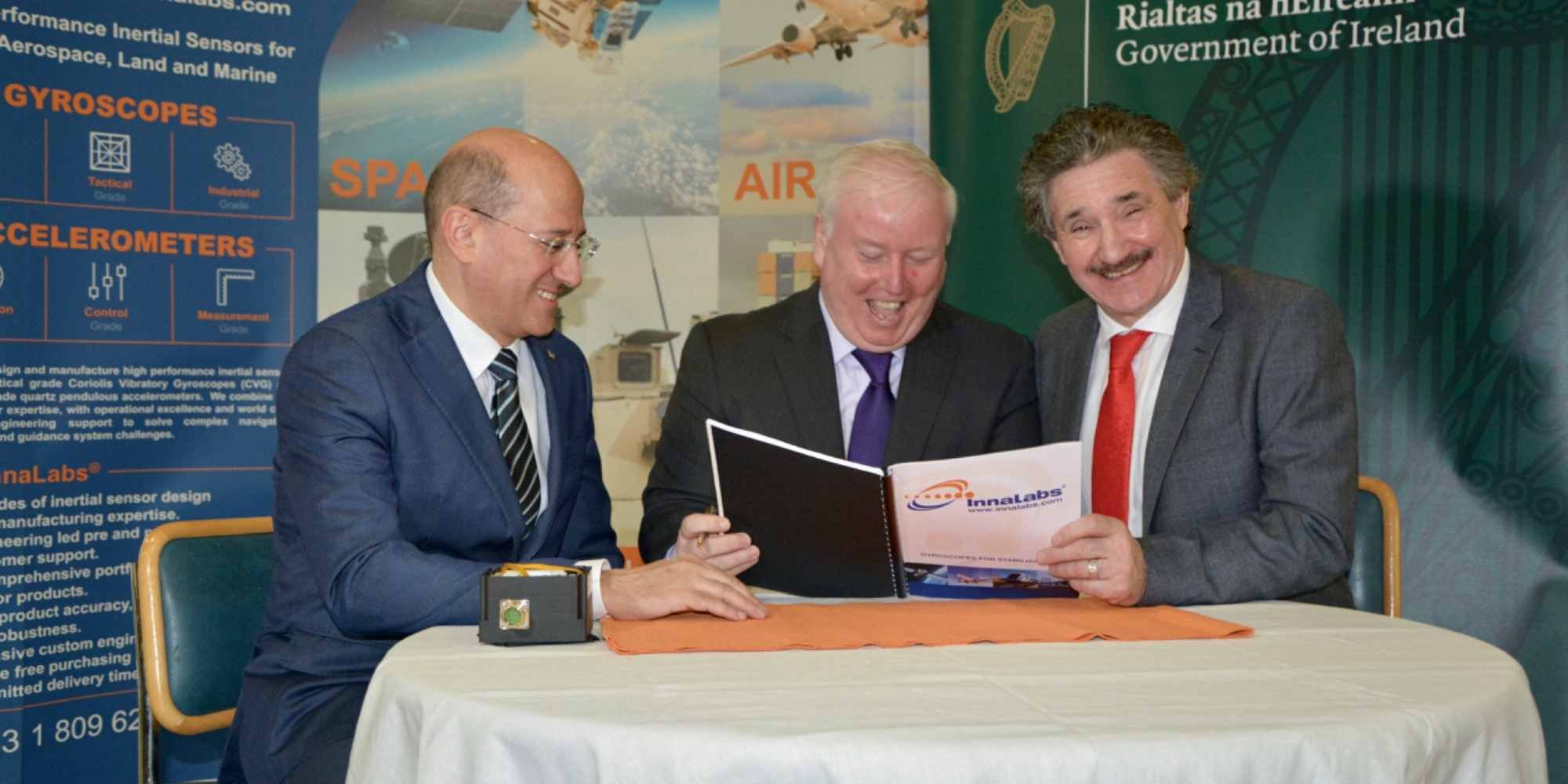 Jose Bietia, John OLeary and Minister Halligan 2000 x 1000